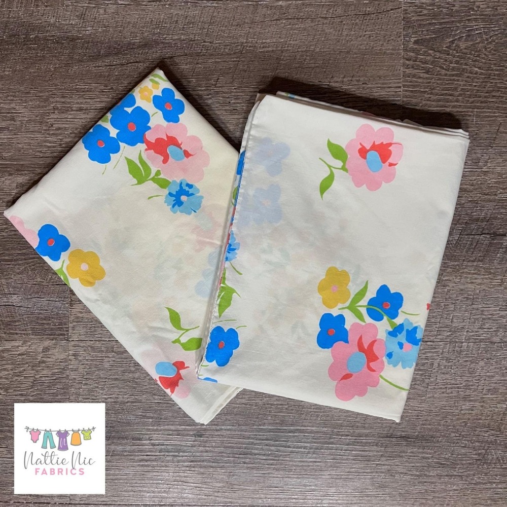 Vintage pair‎ of pillowcases, pretty colors, Pacific